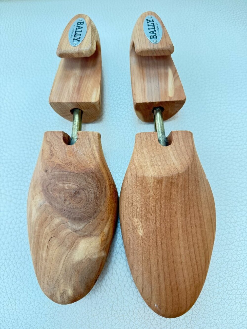 BALLY OF SWITZERLAND VINTAGE CEDAR WOOD SHOE TREES ADJUSTABLE MEN SIZE M